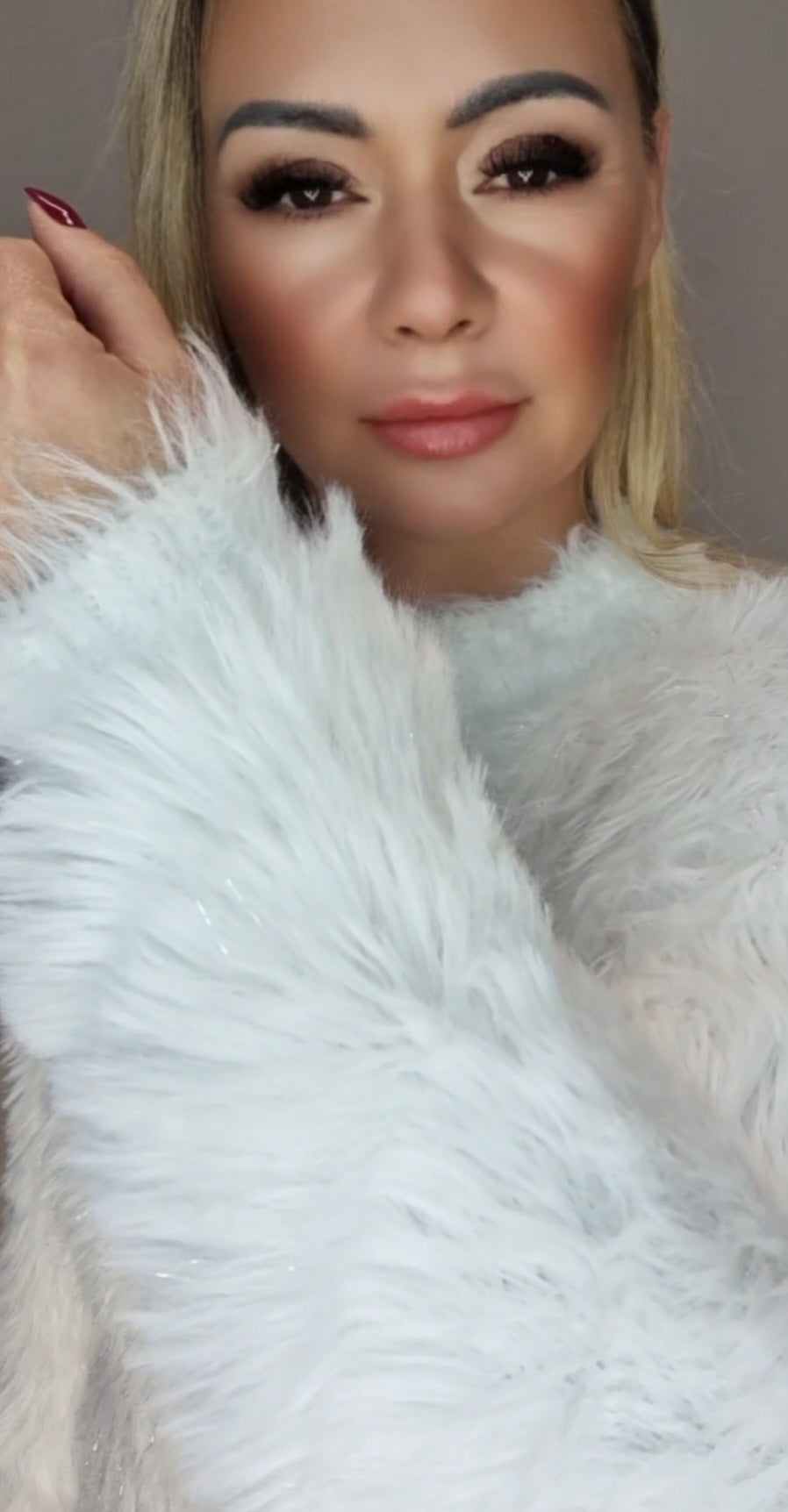 Schöne Pullover in Weiß